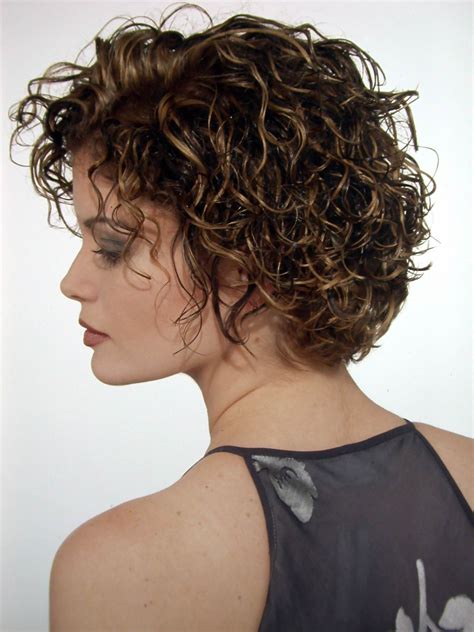 curly hair short women's haircuts|More.